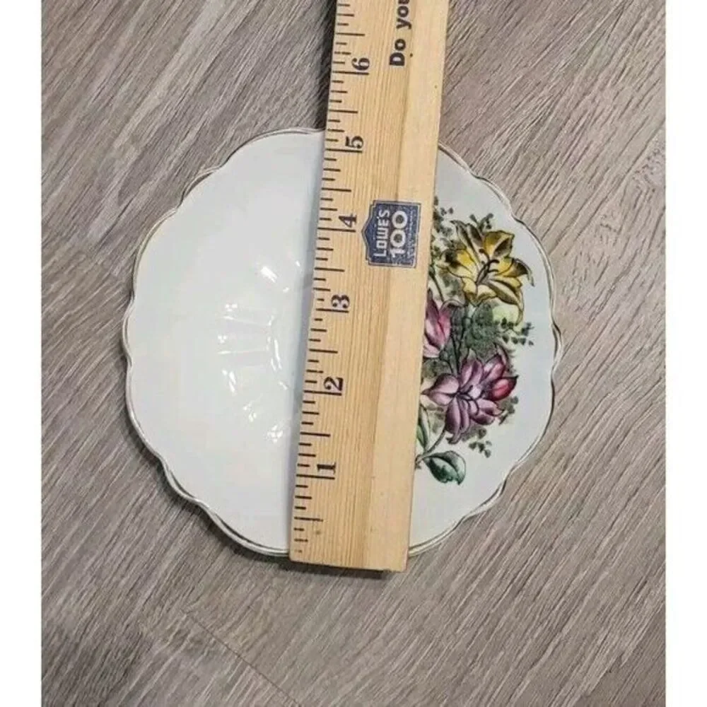 Victoria C‎ & E Bone China Saucer